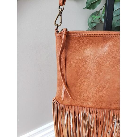 Carlos Santana Crossbody Womens Brown Polyurethane Lined Fringe Shoulder Strap - Picture 3 of 9
